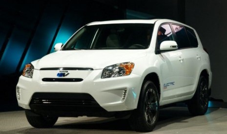 SUV bertenaga listrik RAV4