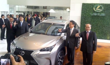 Lexus, salah satu mobil premium yang ada di Indonesia