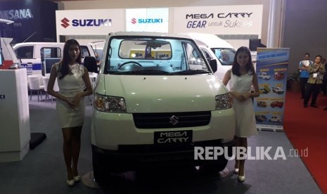 Suzuki menghadirkan model carry terbarunya, Mega Carry, di GIICOMVEC, Jakarta Convention Center, Jakarta, Kamis (1/3). 