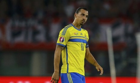 Sweden's Zlatan Ibrahimovic reacts during their Euro 2016 qualifying soccer match against Austria in Vienna September 8, 2014. 