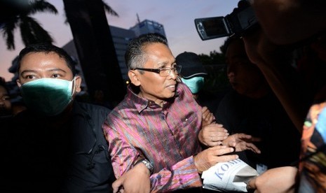 Syariffuin was arrested shortly after taking a bribe of 250 million IDR from Puguh Wiryawan of PT Skycamping Indonesia in connection with a court verdict declaring the company bankrupt.