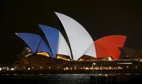 Sydney Opera House Berubah Warna Jadi Bendera Prancis