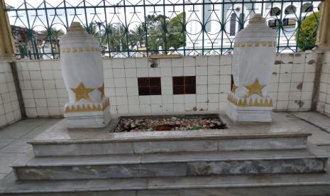 Syekh Hasan Maksum, Mufti Kesultanan Deli. Foto: Makam Syekh Hasan Maksum di pekarangan Masjid Raya Medan Al Mashun.