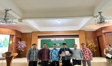 Upacara pelepasan masa jabatan Prof KH Syihabuddin Qalyubi (ketiga dari kanan)