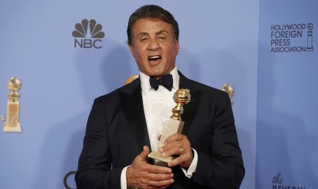 Dua aktor besar yang terkenal dengan film-film bergenre laga, Sylvester Stallone dan Arnold Schwarzenegger, rupanya saling bersaing di Hollywood.