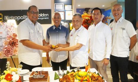 Syukuran internal PT Metropolitan Golden Management rayakan HUT ke-20.