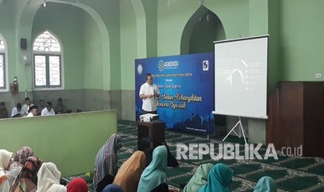 Tabligh akbar bertema Ramadhan Bulan Kebangkitan Ekonomi Syariah yang digelar Asbisindo DIY di Masjid Syuhada, Rabu (9/5).  Kegiatan yang digelar dalam rangka menyambut bulan suci Ramadhan ini ditutup dengan nonton bersama film 212 The Power of Love.