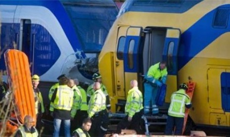 Tabrakan kereta di Amsterdam, Belanda, Sabtu (21/4).