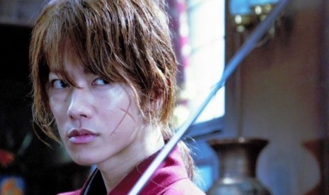 Takeru Sato memerankan Kenshin Himura di film live action 