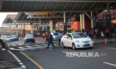 Taksi di Bandara Sukarno Hatta. (Republika/Musiron)