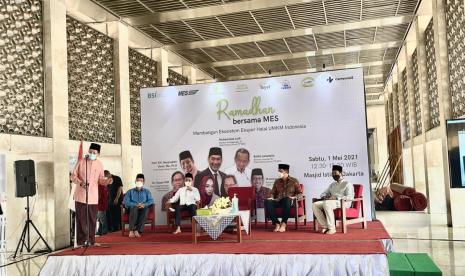 Talk show seri keempat dalam rangkaian Serial Ramadhan Bersama MES (Masyarakat Ekonomi Syariah), digelar Sabtu, (1/5). Talk show ini dihadiri oleh Muhammad Lutfi, Menteri Perdagangan RI - Wakil Ketua Umum 2 PP MES dan Bahlil Lahadalia, Menteri Investasi/Kepala BKPM RI - Wakil Ketua Umum 3 PP MES sebagai Keynote Speaker;  M. Anwar Basori, Ketua Komite Ekspor Halal PP MES dan KH Nasaruddin Umar, Imam Besar Masjid Istiqlal yang memberikan sambutan pada acara ini; serta narasumber Dr. Kasan, Dirjen Pengembangan Ekspor Nasional Kemendag RI; Kokok Alun Akbar, Direktur Retail Banking Bank Syariah Indonesia, dan Amalia Jayanti Abdullah, CEO Amalia Group.Berperan sebagai moderator dalam talk show ini, Danial Iskandar Yusuf, Wakil Ketua Komite Perdagangan dan Logistik PP MES.