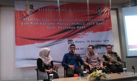 talkshow bertajuk ‘Strategi Jitu Tangkal Isu Hoaks, Intoleransi, dan Radikalisme Menuju Pemilu 2019 Damai Demi Keutuhan NKRI’ di Gedung Jakarta Design Center, Slipi, Jakarta, Kamis (18/10)