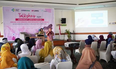 talkshow Semangat Lawan Kanker - Bincang Sehat Bersama Dinas Kesehatan Kabupaten Tangerang, dengan nara sumber Kepala Dinas Kesehatan Kabupaten Tangerang dr H Achmad Muchlis MARS dan Spesialis Bedah RS Siloam Lippo Village Dr Freda Susana Halim Spb.