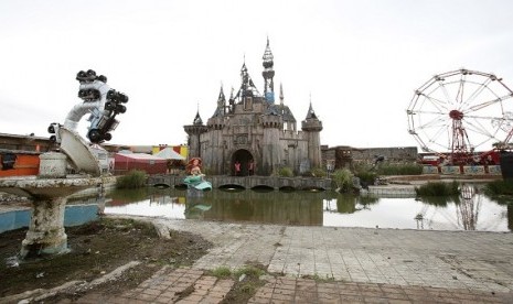 Taman bermain Dismaland Inggris