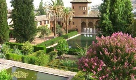 Taman di Alhambra, Andalusia, Spanyol. Peradaban Islam di Andalusia Spanyol menyisakan warisan berharga 