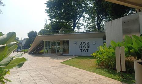 Taman Literasi Martha Christina Tiahahu atau lebih banyak dikenal dengan sebutan Taman Literasi di Blok M, Jakarta Selatan.