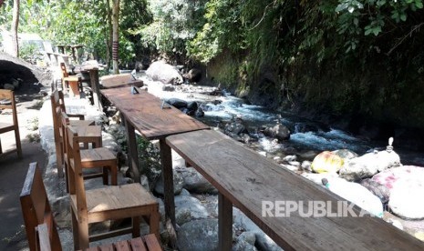 Taman Tao Sangket, Sukasada adalah obyek wisata baru di Kecamatan Sukasada, Kabupaten Buleleng, Bali. Taman Tao menyajikan wisata alam khas tepi sungai yang dialiri Tukad Banyumala. 