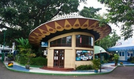 Taman Topi atau Plaza Kapten Muslihat