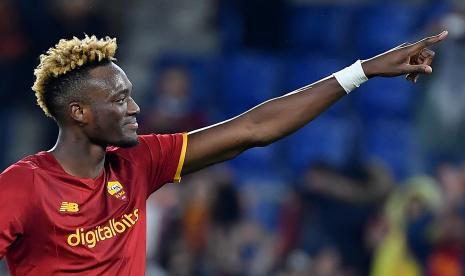 Tammy Abraham dari AS Roma.