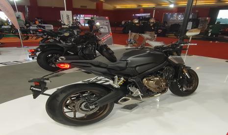 Tampak Honda CB 650R yang dipamerkan di IIMS hybrid 2022