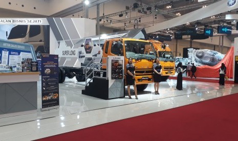 Tampak jajaran truk Fuso Fighter di Gaikindo Indonesia International Auto Show 2019,