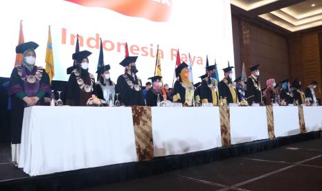 Tampak kegiatan wisuda Universitas Esa Unggul yang diikuti 1548 wisudawan Rabu (5-6/10/2022)