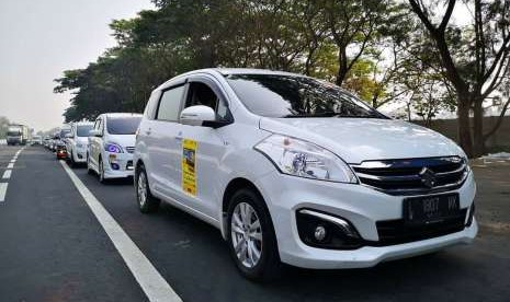 tampak konvoi kendaraan Ertiga