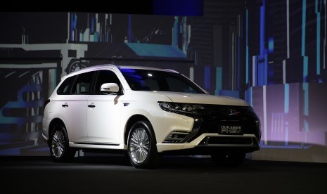 Tampak Outlander  PHEV saat diluncurkan beberapa waktu lalu