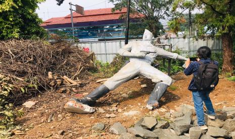 Tampak patung Kapten Muslihat yang saat ini terletak di lokasi pembangunan Alun-alun Kota Bogor