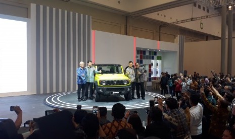 Tampak Suzuki Jimny ketika resmi dipasarkan di Indonesia pada ajang GIIAS 2019