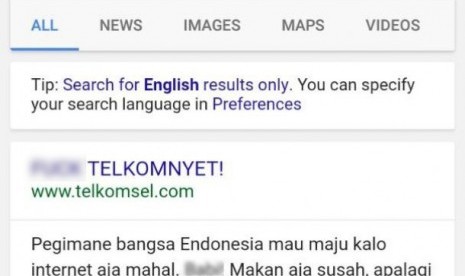 Tampilan halaman utama website Telkomsel yang dipenuhi kata-kata tidak etis pada Jumat (28/4) pagi.