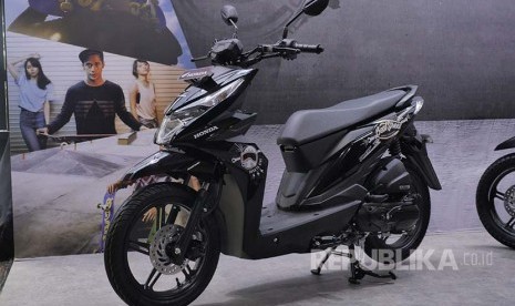 Tampilan Orisinal Honda Beat Street ESP pada peluncuran sepeda motor matik dengan konsep street style di Jakarta, Rabu (19/10). AHM menyertakan beberapa fitur baru termasuk naked handlebar disertai penjualan Honda Genuine Accesories.