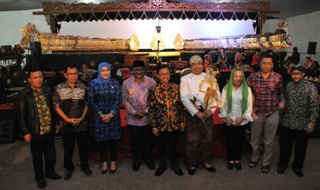 Tampilkan Tontonan yang Menuntun, MPR Adakan Pagelaran Wayang Kulit