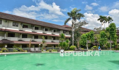 Sebuah hotel di Mataram, NTB (ilustrasi). Pemkot Mataram meminta hotel menyediakan kendaraan gratis bagi tamu ke halte bus untuk menuju Sirkuit Pertamina Mandalika saat pelaksanaan WSBK.