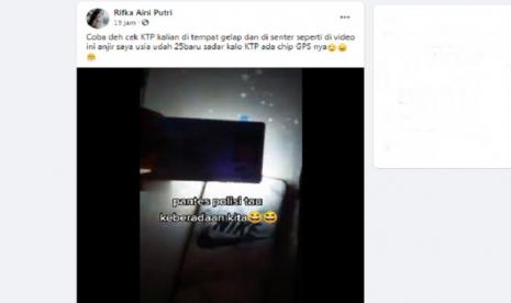 Tangkapan layar hoaks yang menyatakan KTP-el dipasang pelacak. (Facebook)