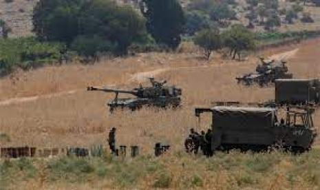 Tank Merkava Israel memasuki area Palestina.