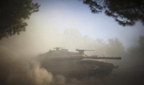 Tank Israel siap meluncurkan serangan darat ke Gaza.