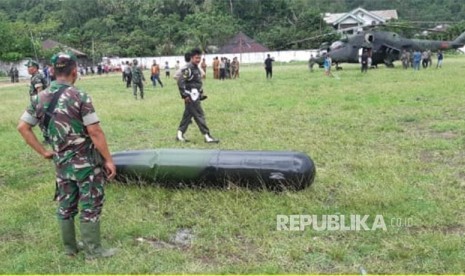 Tanki bahan bakar Helikopter TNI AD jenis Mi-35P Noreg HS-7154 yang gagal terbang di Kepulauan Sangihe, Sulawesi Utara (Sultra), Senin (6/1). 