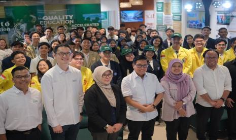 Tanoto Foundation menciptakan program beasiswa kepemimpinan Transformasi Edukasi untuk Melahirkan Pemimpin Masa Depan alias Teladan. Melalui program Teladan, Tanoto Foundation membantu pemerintah menciptakan pemimpin-pemimpin masa depan yang siap memberikan dampak dan berkontribusi bagi masyarakat dan negara. 