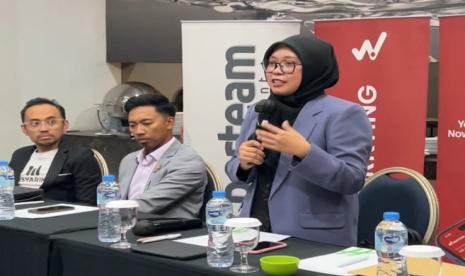 Tantri, SPsi MSi saat memberikan pelatihan ke UMKM