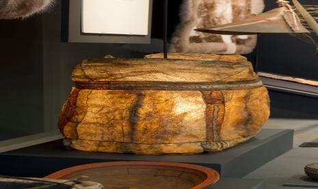 Tas Kulit Ikan Salmon Abad 19 Dipamerkan di British Museum