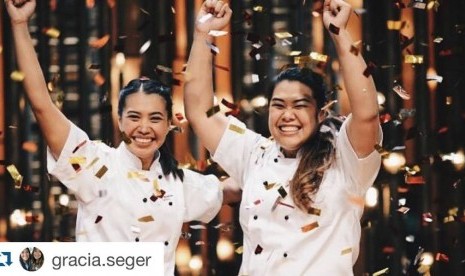 Tasia dan Gracia merayakan kemenangan di MKR 2016 