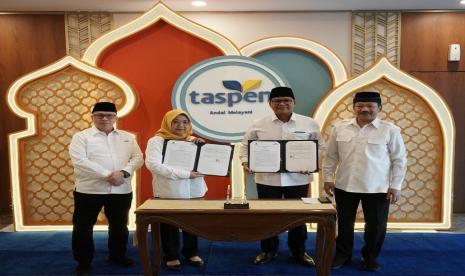 Taspen dan Baznas melakukan penandatanganan Nota Kesepahaman mengenai Kerja Sama Program Tanggung Jawab Sosial dan Lingkungan dalam kegiatan sosialisasi, edukasi, literasi zakat dan pengumpulan Dana Sosial Keagamaan, serta Ibadah Idul Fitri di lingkungan Taspen. Kegiatan penyerahan dilakukan langsung oleh Direktur Utama PT Taspen (Persero) ANS Kosasih kepada Ketua Baznas RI Prof Noor Achmad, serta turut dihadiri seluruh jajaran Direksi Taspen dan Anak Perusahaan dengan menerapkan protokol kesehatan di Kantor Pusat PT Taspen (Persero), Jakarta (17/4).