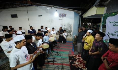 Tausyiah moderasi beragama bersama masyarakat di Jrebeng Lor, Probolinggo, Jawa Timur. 