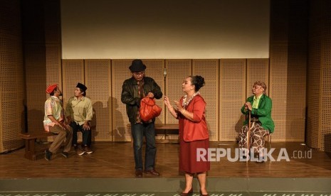 Teater Gandrik tampilkan lakon Pensiunan di Auditorium Galeri Indonesia Kaya.