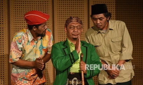 Teater Gandrik tampilkan lakon Pensiunan di Auditorium Galeri Indonesia Kaya.