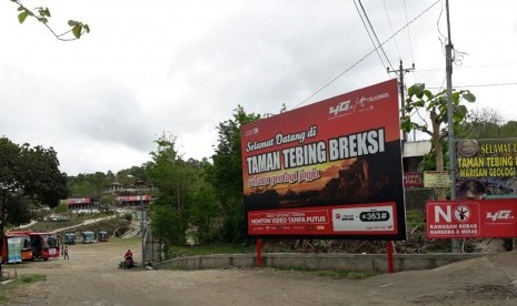 Tebing Breksi di Desa Sambirejo, Kecamatan Prambanan, Kabupaten Sleman, DI Yogyakarta, Sabtu (14/10).