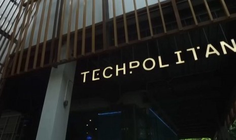 Techpolitan di The Breeze BSD City.