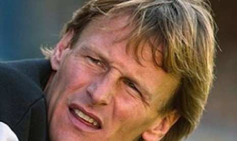 Sheringham Sebut MU Membutuhkan Lima Hingga Enam Pemain Kelas Dunia