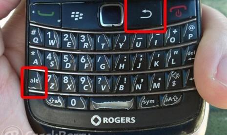 Tekan tombol alt dan back untuk pindah aplikasi dengan cepat di BlackBerry.